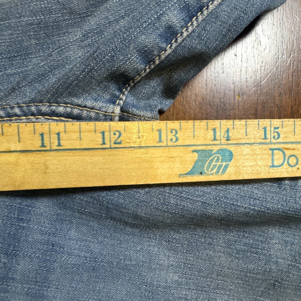 NWT Levi Signature Gold‎ Totally Shaping Straight Jeans Women's W30 L34 - Picture 7 of 9